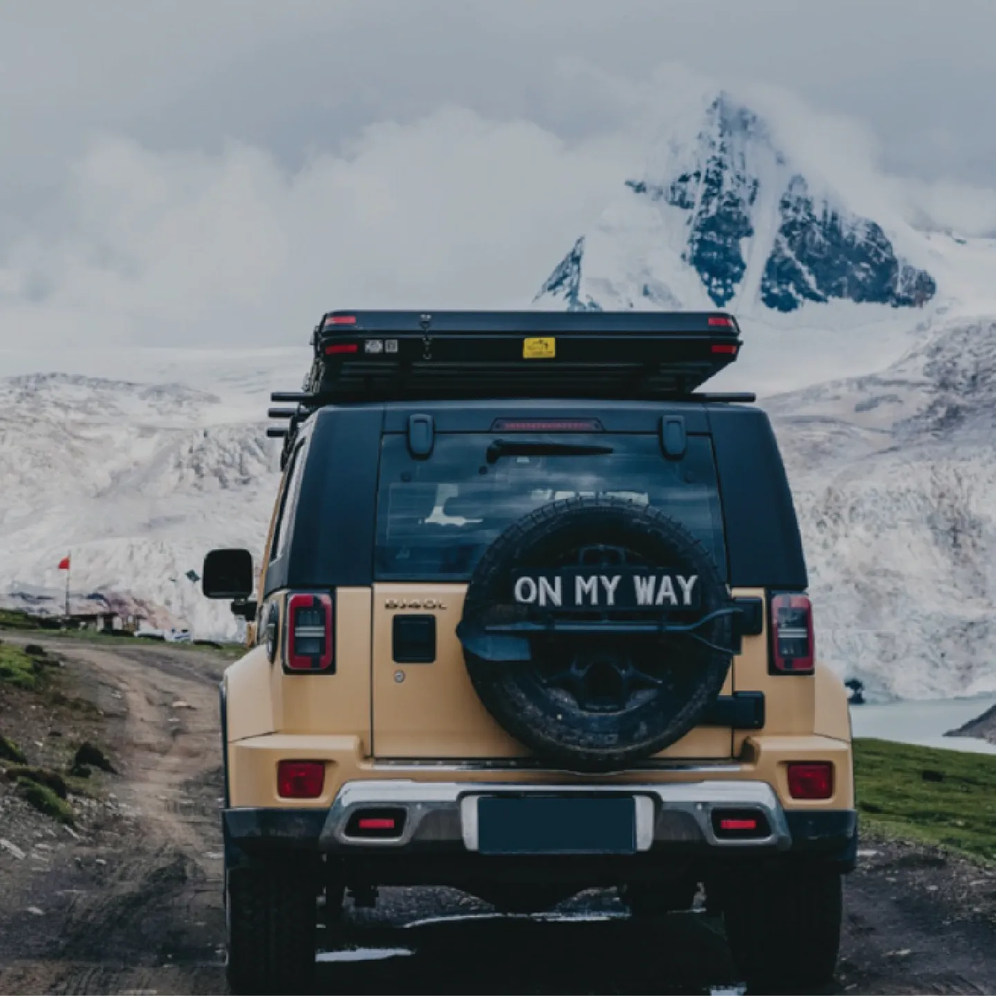 Ohmni Explorer Hardshell Rooftop Tent