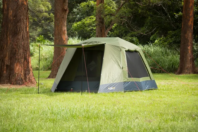 OZTRAIL Fast Frame 6 Person Tent