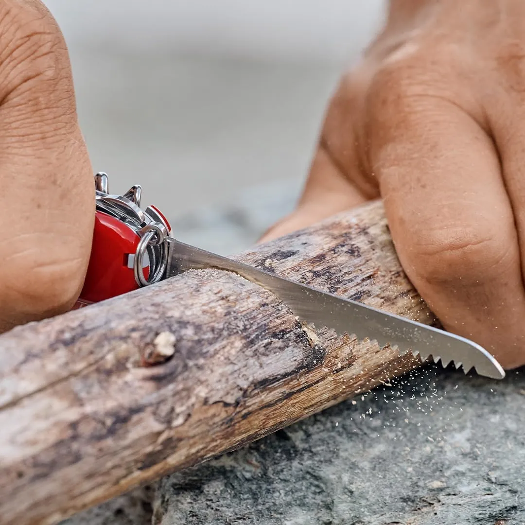 Victorinox Huntsman Swiss Army Knife, 15 Functions, Swiss Made Pocket Knife with Large Blade, Screwdriver, Scissors and Wood Saw - Red